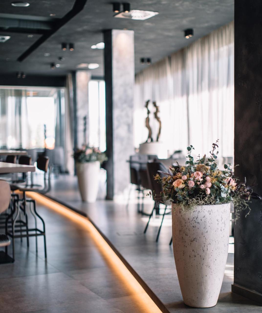 Nutrend World Hotel Olomouc Eksteriør billede