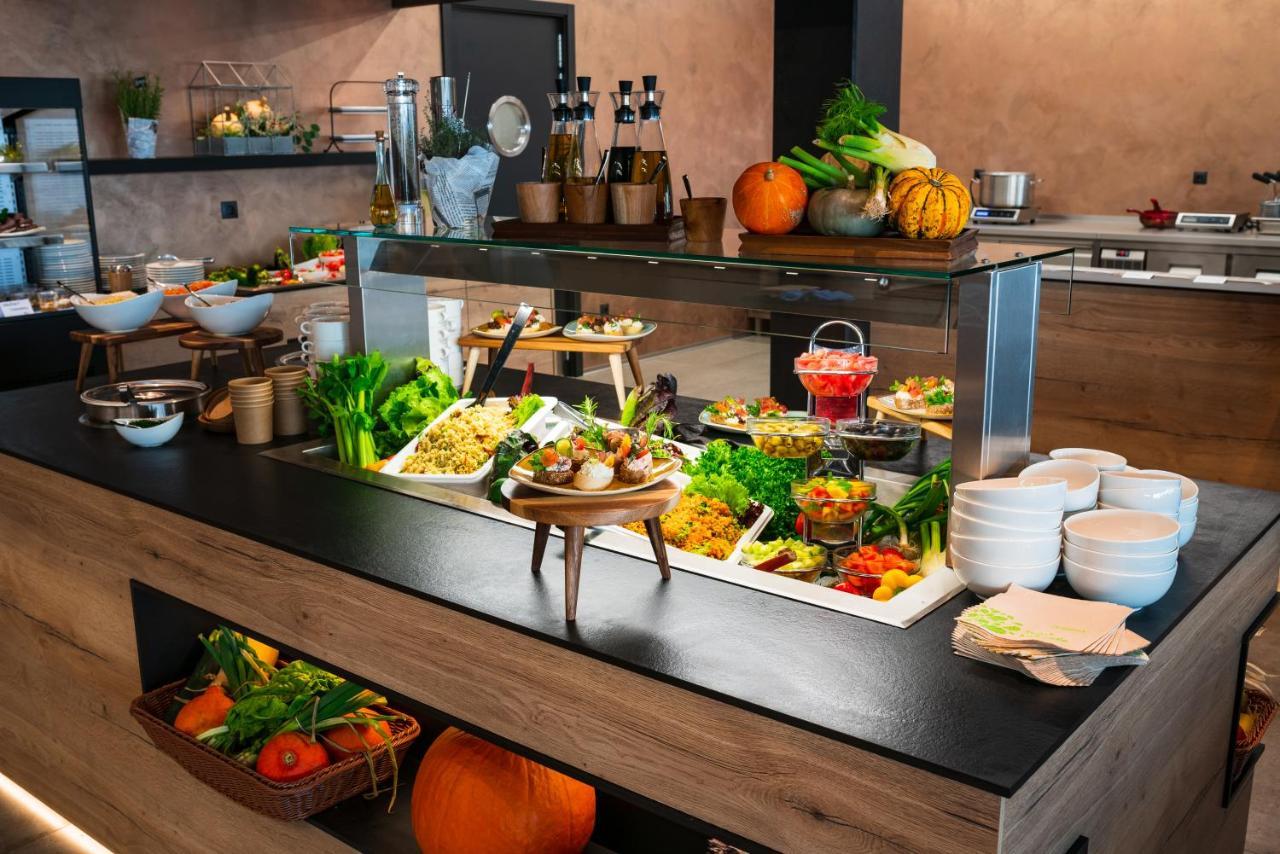Nutrend World Hotel Olomouc Eksteriør billede