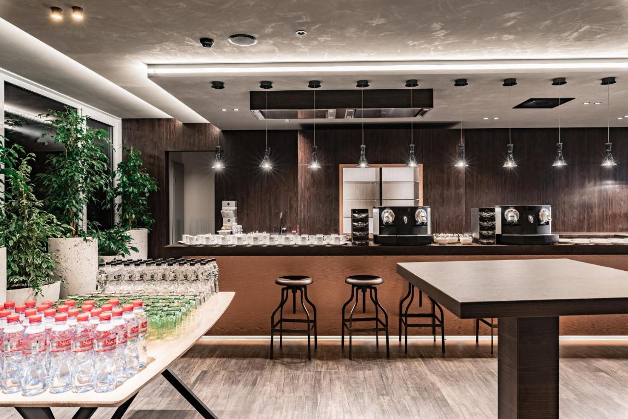 Nutrend World Hotel Olomouc Eksteriør billede