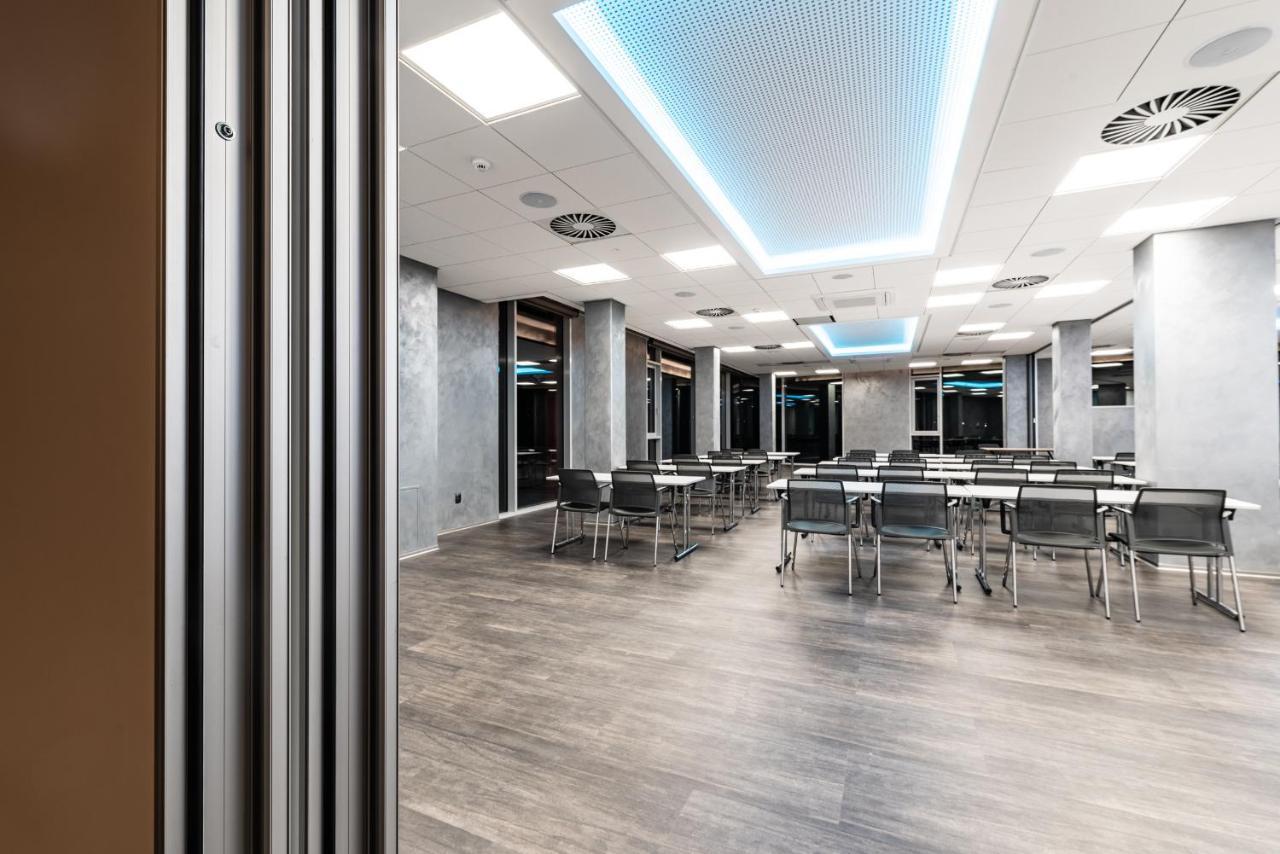Nutrend World Hotel Olomouc Eksteriør billede